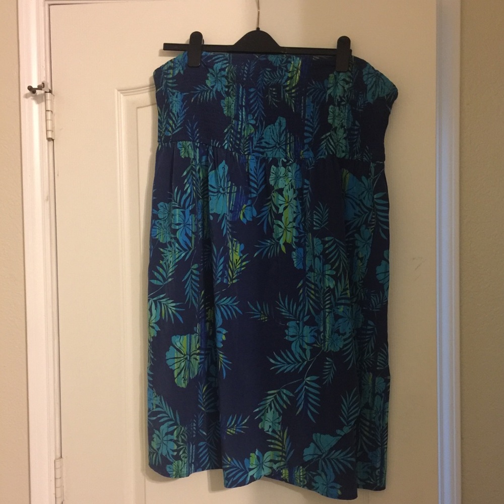 Strapless Hawaiian print dress